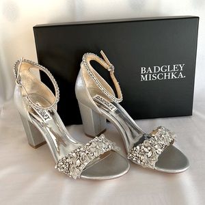Badgley Mischka Fínese II ankle strap